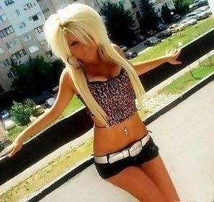 Carissa, 28 from Missouri | Older Men and Younger Women Dating