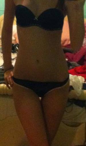 Maeve (18) in Indiana | Private Adult Dating Profile