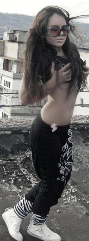 Carlie, 29, Ontario | No-Nonsense Hookup Profile