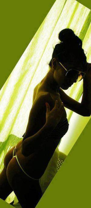 Lesly (21), Illinois adult dating profile image