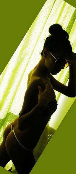 Connect with Lesly (21) | Illinois Adult Fun