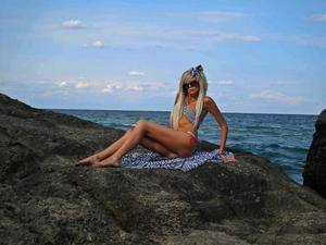 Estefania, 20, Michigan | No-Nonsense Hookup Profile