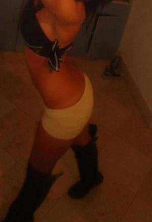 Meet Alondra (20) from Florida | Explicit Casual Dating