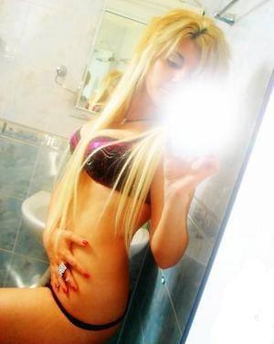 Meet Emerald (28) from New Jersey | Explicit Casual Dating