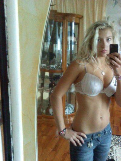 Meet Serena (18) from Florida | Explicit Casual Dating