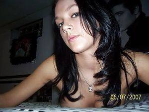 Meet Julie (19) from Florida | Explicit Casual Dating