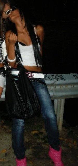 Myra, 28, Arizona | No-Nonsense Hookup Profile