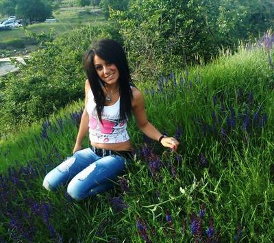 Connect with Alissa (23) | California Adult Fun