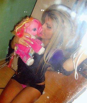 Alissa, 24, Texas | No-Nonsense Hookup Profile