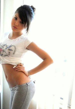 Neta from Mount Clemens, Michigan is looking for adult webcam chat