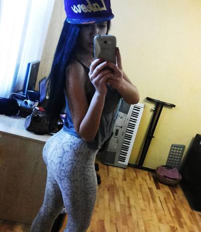 Looking for local cheaters? Take Vashti from Hampton, New Jersey home with you