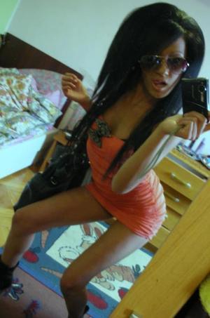 Meet local singles like Roselyn from Kansas who want to fuck tonight
