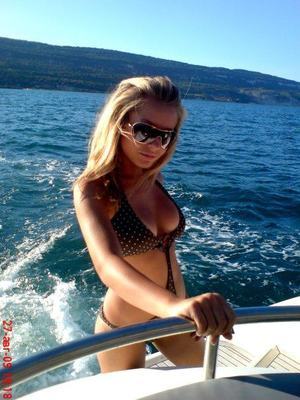 Lanette from Fredericksburg, Virginia is looking for adult webcam chat