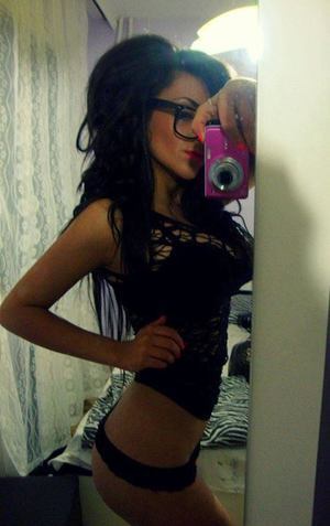 Elisa from Cherry Grove, Washington is looking for adult webcam chat