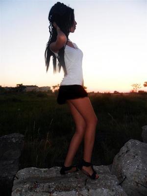 Elayne from Goodland, Minnesota is looking for adult webcam chat