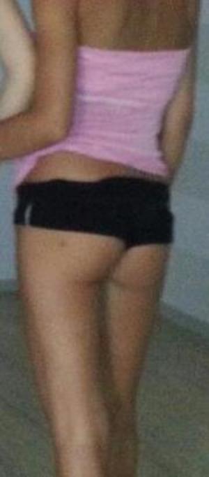 Looking for local cheaters? Take Nelida from Ainaloa, Hawaii home with you