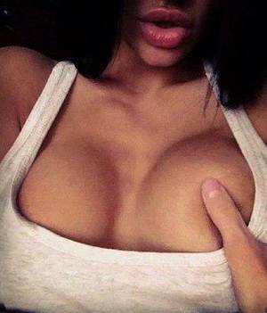 Charla from Foster, Oregon is looking for adult webcam chat