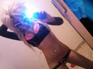 Ivonne from Goose Lake, Iowa is looking for adult webcam chat