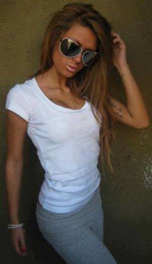 Shonda from Greenfield, Wisconsin is looking for adult webcam chat