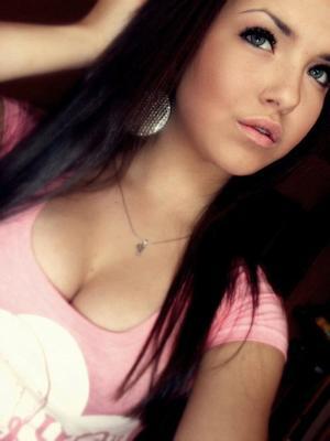 Corazon from Garland, North Carolina is looking for adult webcam chat