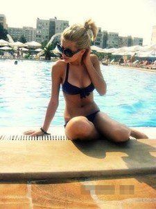 Escorts like Sharon are down to fuck you now!